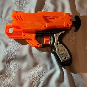 This is a ACCUSTRIKE Nerf Gun